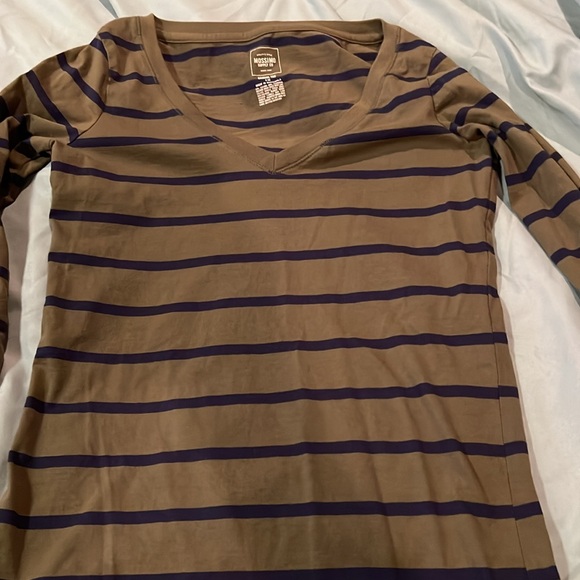 Mossimo supply company long sleeve shirt, size medium - Picture 2 of 5